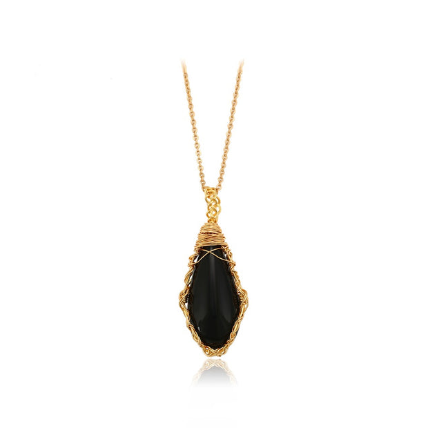 Everly Gold Necklace | Black Stone Pendant | Veveil